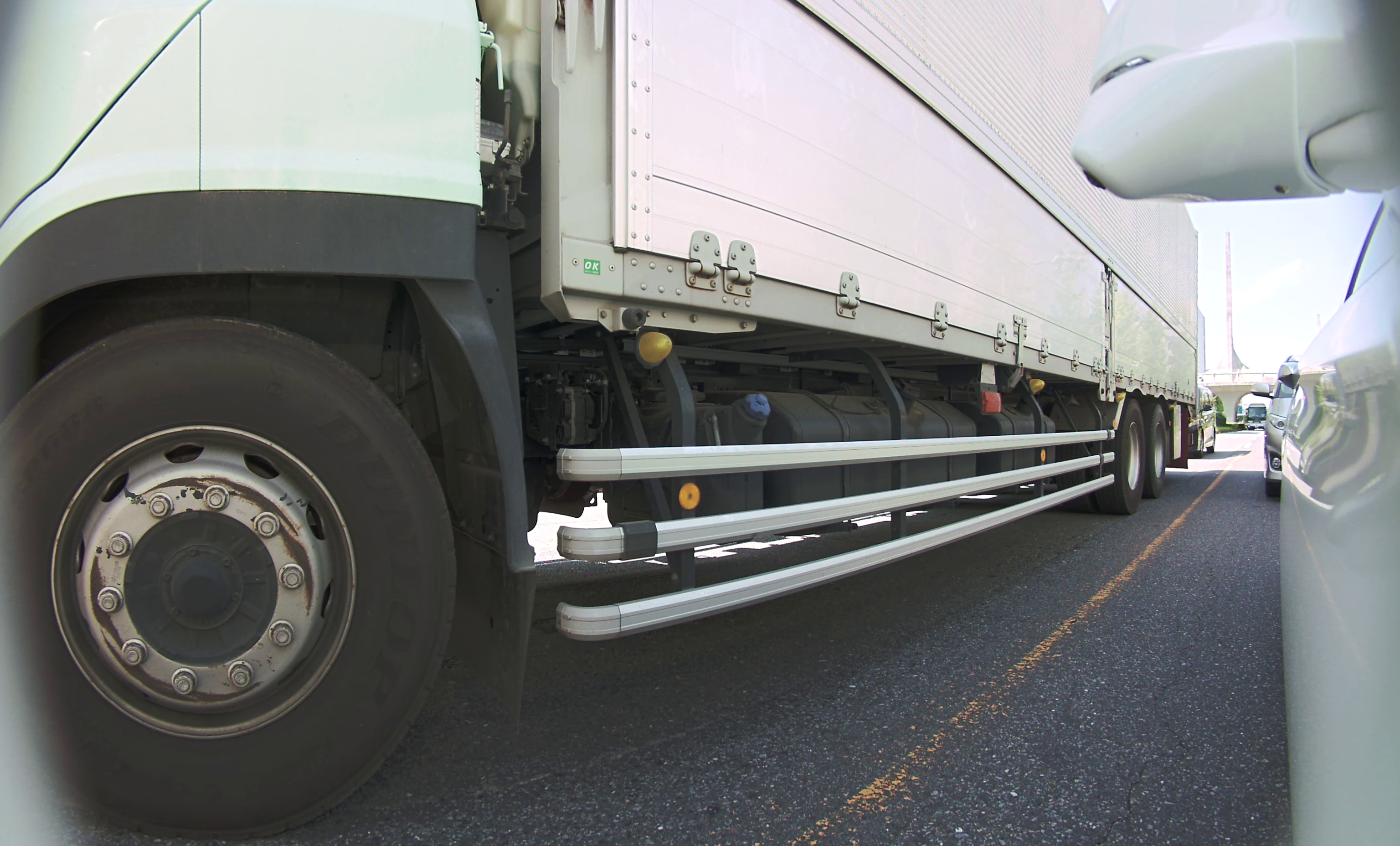 実際のコーナーケース：至近距離で切れたトラック